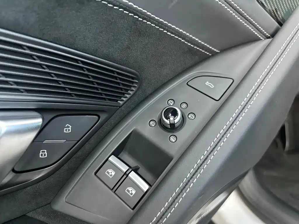 Audi R8 2022 V10 Coupe performance купить на сайте DeffCars