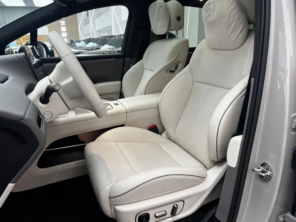 Ideal i6 2025 two-wheel drive standard version купить на сайте DeffCars