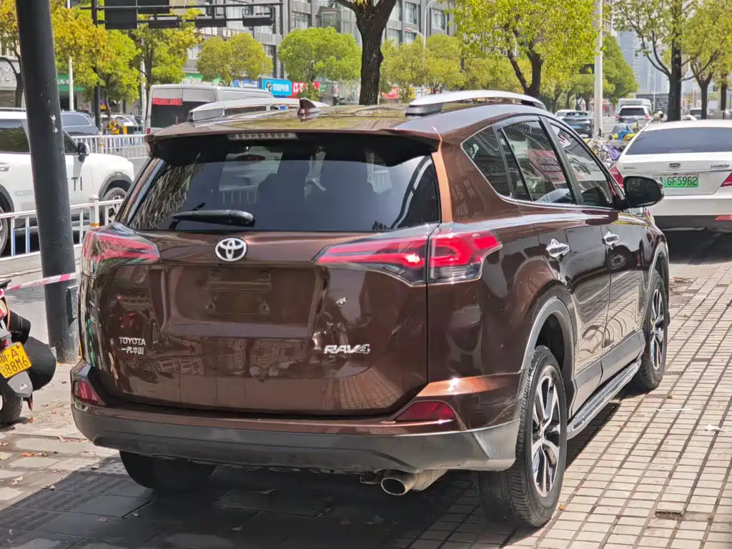 RAV4 Rongfang 2016 2.0L CVT two-wheel drive fashion version National V купить на сайте DeffCars