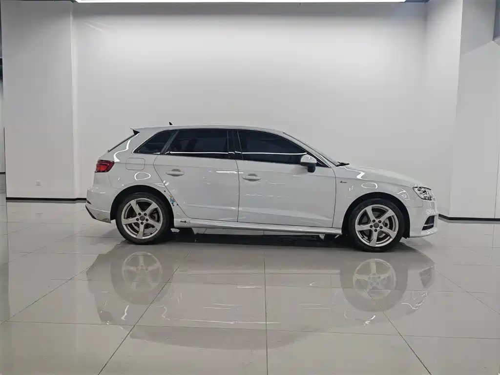 Audi A3 2020 Sportback 35 TFSI Fashion Type National VI купить на сайте DeffCars