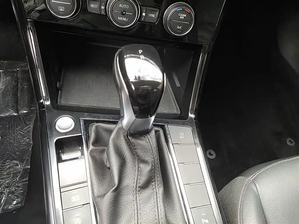 Passat 2019 330TSI Elite Edition National VI купить на сайте DeffCars