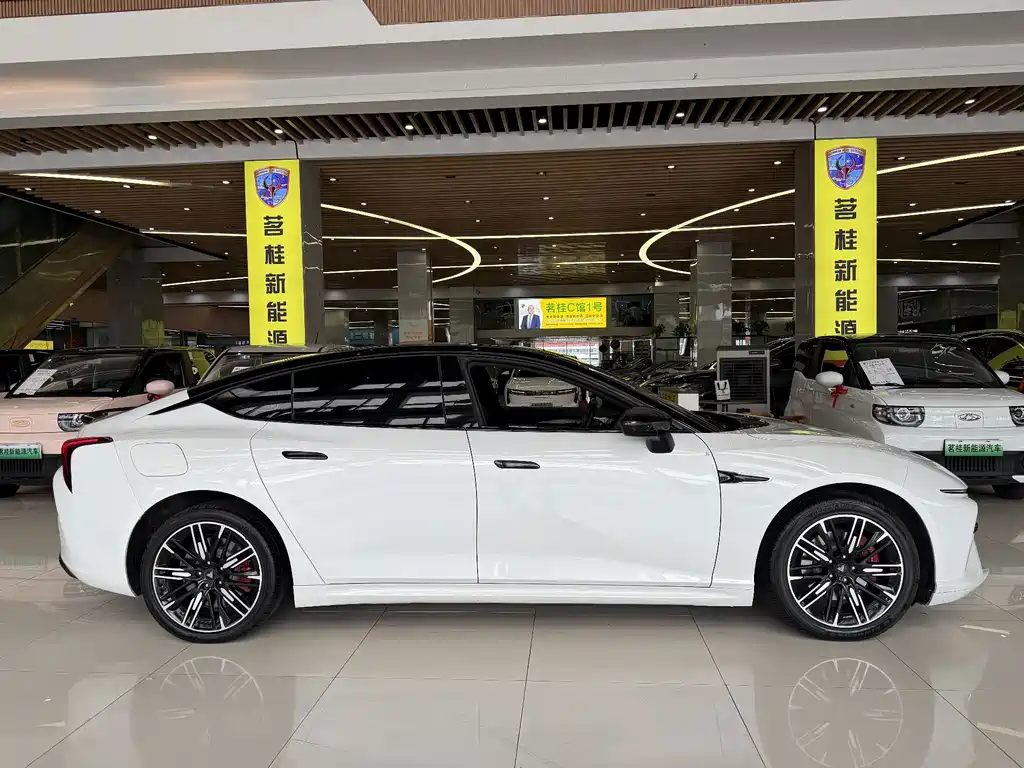 Nezha S 2024 extended range 1060 Lite version купить на сайте DeffCars