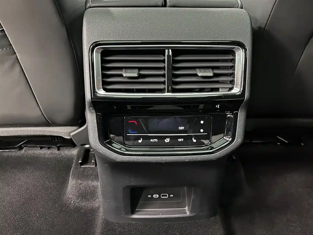 Touron 2023 Touron X facelift 380TSI four-wheel drive luxury version купить на сайте DeffCars