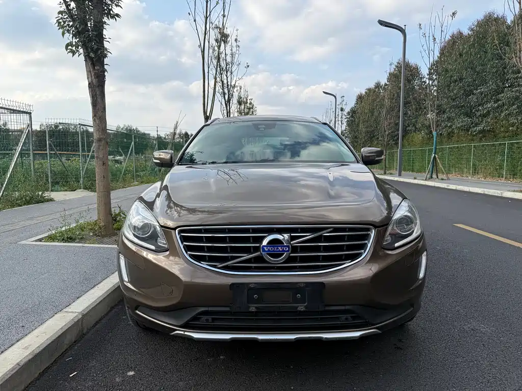 Volvo XC60 2017 T5 AWD Smart Edition купить на сайте DeffCars