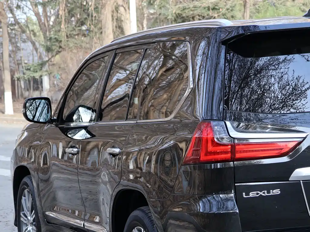 Lexus LX 2016 570 Premium Deluxe Edition купить на сайте DeffCars