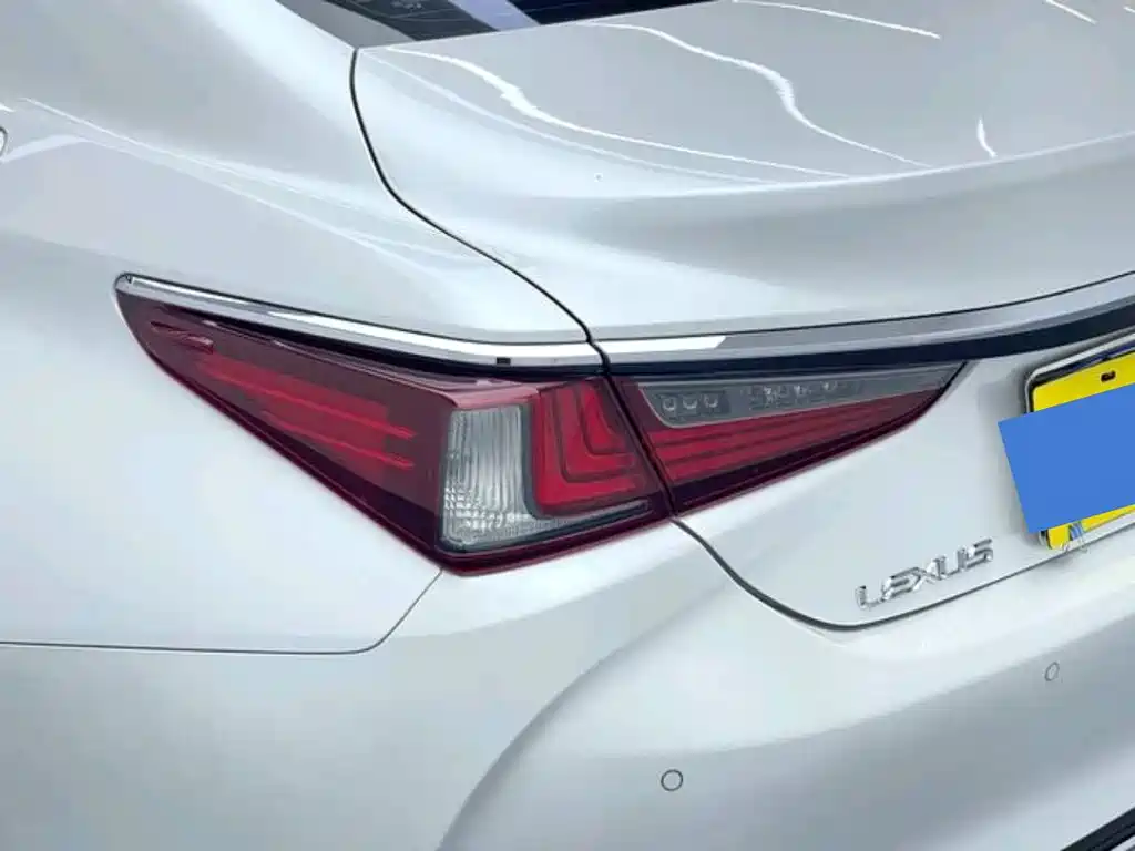 Lexus ES 2018 200 Excellence Edition National V купить на сайте DeffCars