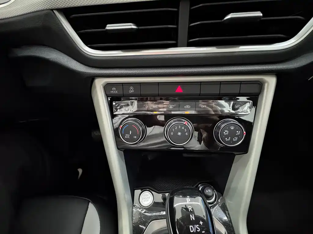 T-ROC 2026 280TSI DSG two-wheel drive time version купить на сайте DeffCars