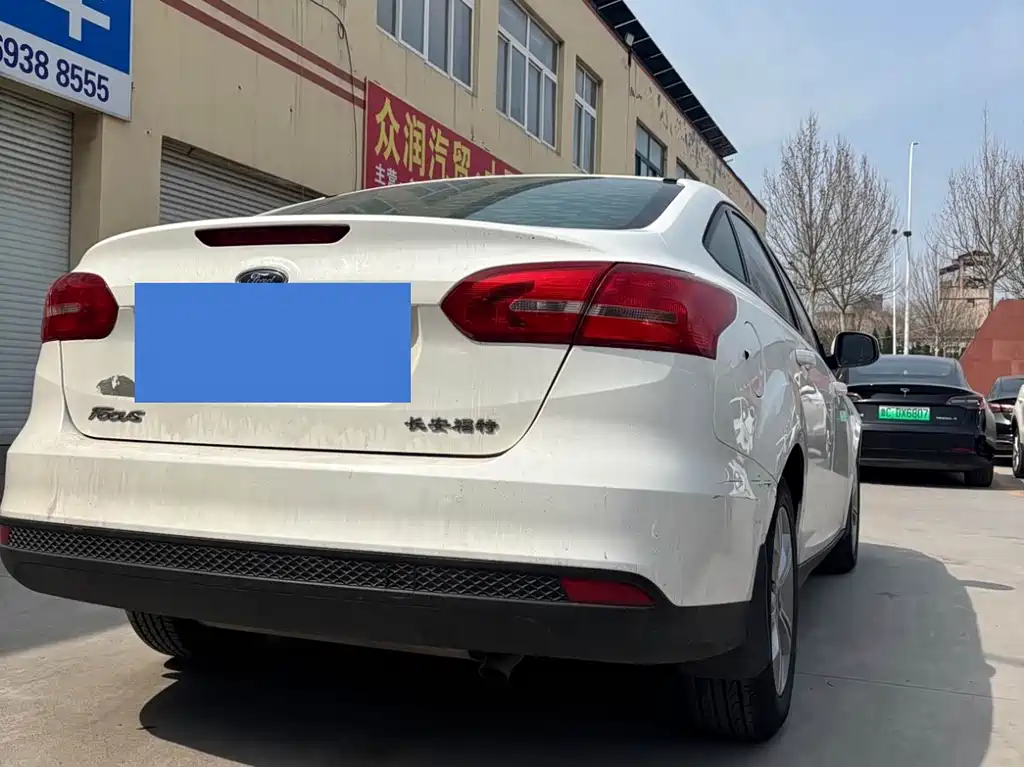 Focus 2017 Sedan 1.6L Automatic Comfort Smart Mobility Edition купить на сайте DeffCars