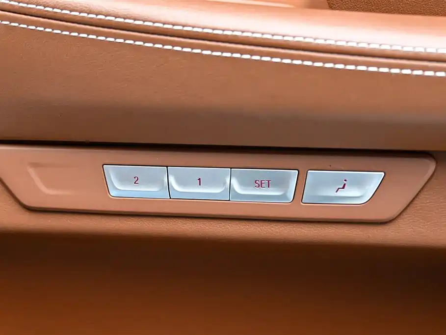 BMW 7 Series 2018 740Li xDrive Exclusive M Sports Package купить на сайте DeffCars