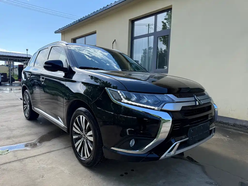 Outlander 2021 2.4L four-wheel drive exclusive version 7 seats купить на сайте DeffCars
