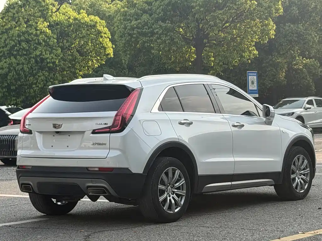 Cadillac XT4 2020 28T two-wheel drive leading model купить на сайте DeffCars