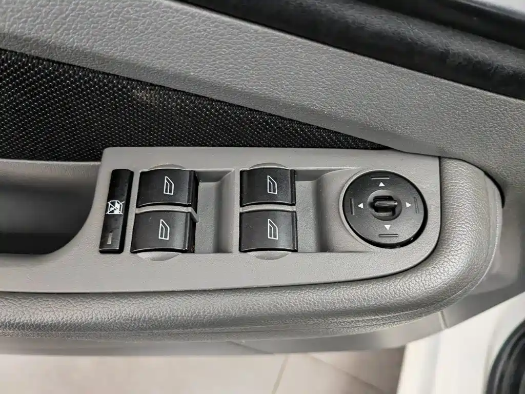Focus 2013 hatchback classic 1.8L automatic basic model купить на сайте DeffCars