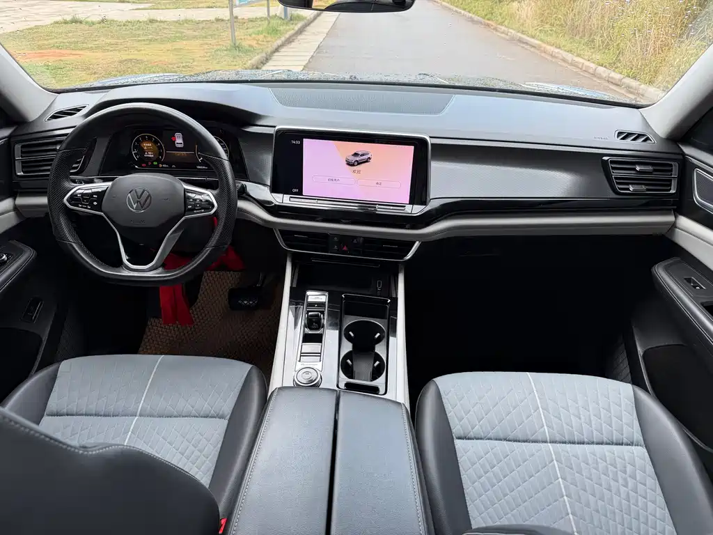 Touron 2022 380TSI four-wheel drive luxury version купить на сайте DeffCars