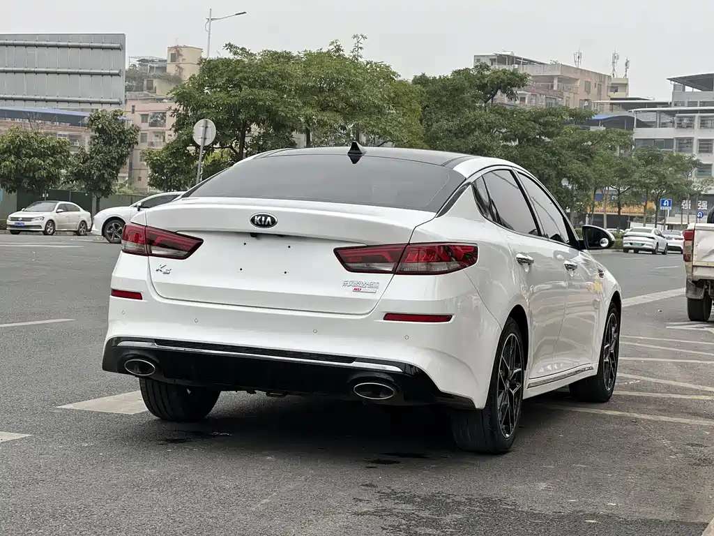 Kia K5 2019 Pro 2.0L Automatic Deluxe Edition National VI купить на сайте DeffCars