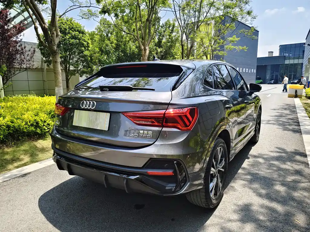 Audi Q3 Sportback 2022 40 TFSI RS Kit Burning Speed ​​Type купить на сайте DeffCars