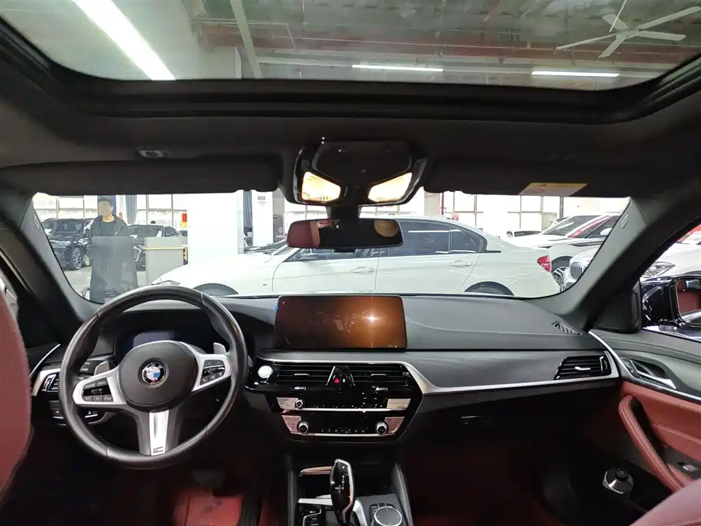 BMW 5 Series 2022 facelift 530Li leading M sports package купить на сайте DeffCars