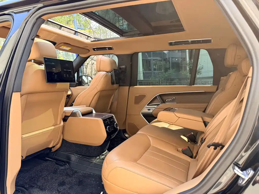 Range Rover 2023 3.0 L6 400PS Genesis Extended Edition купить на сайте DeffCars