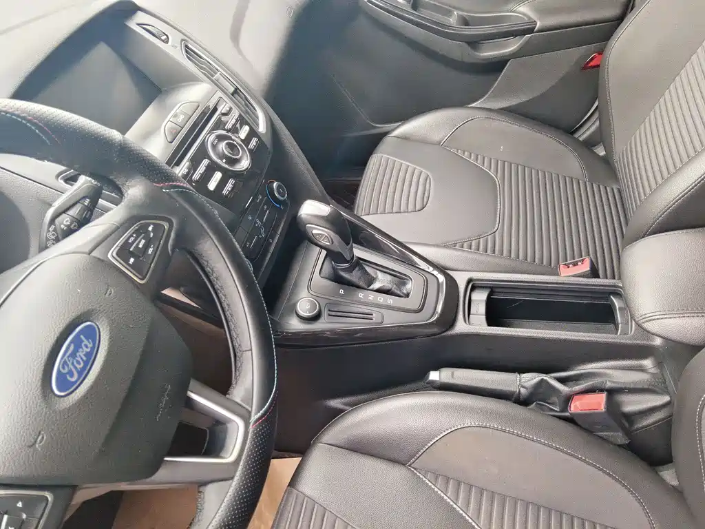 Focus 2018 hatchback classic 1.6L automatic comfort smart mobility version купить на сайте DeffCars