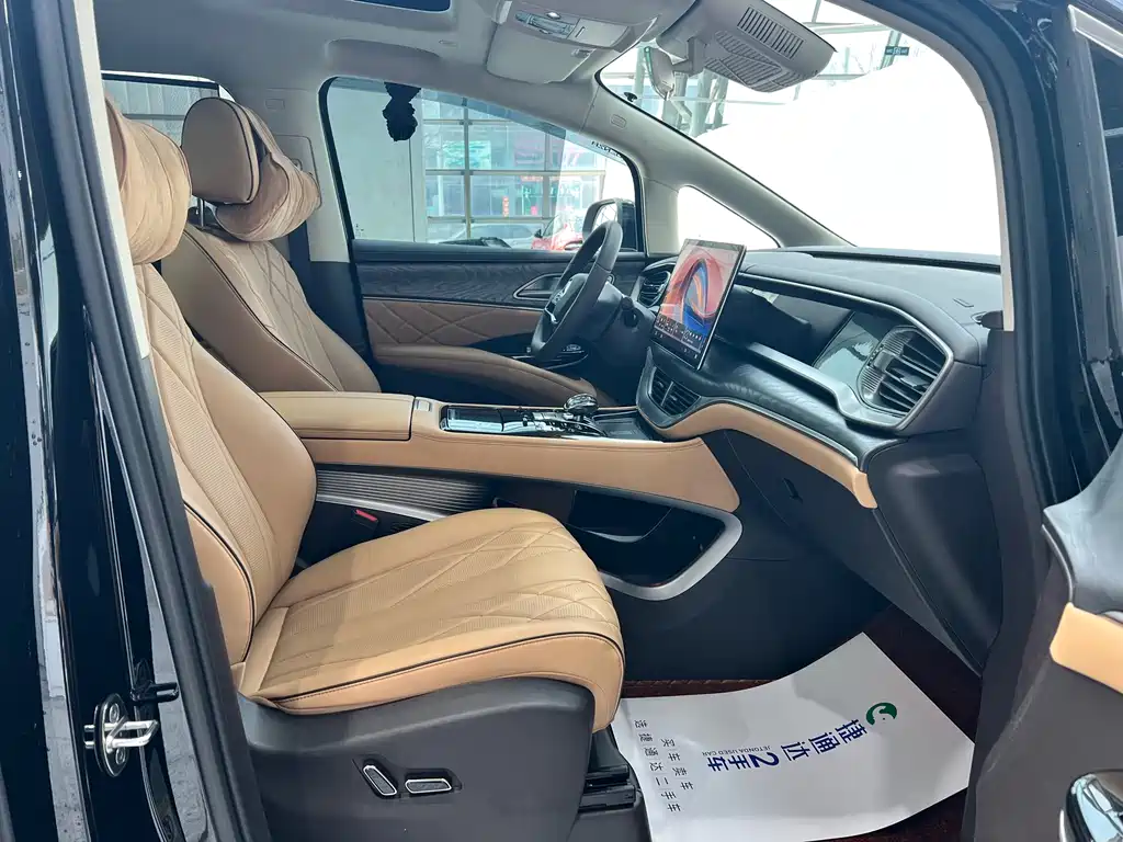 Denza D9 2024 DM-i 970 luxury model купить на сайте DeffCars
