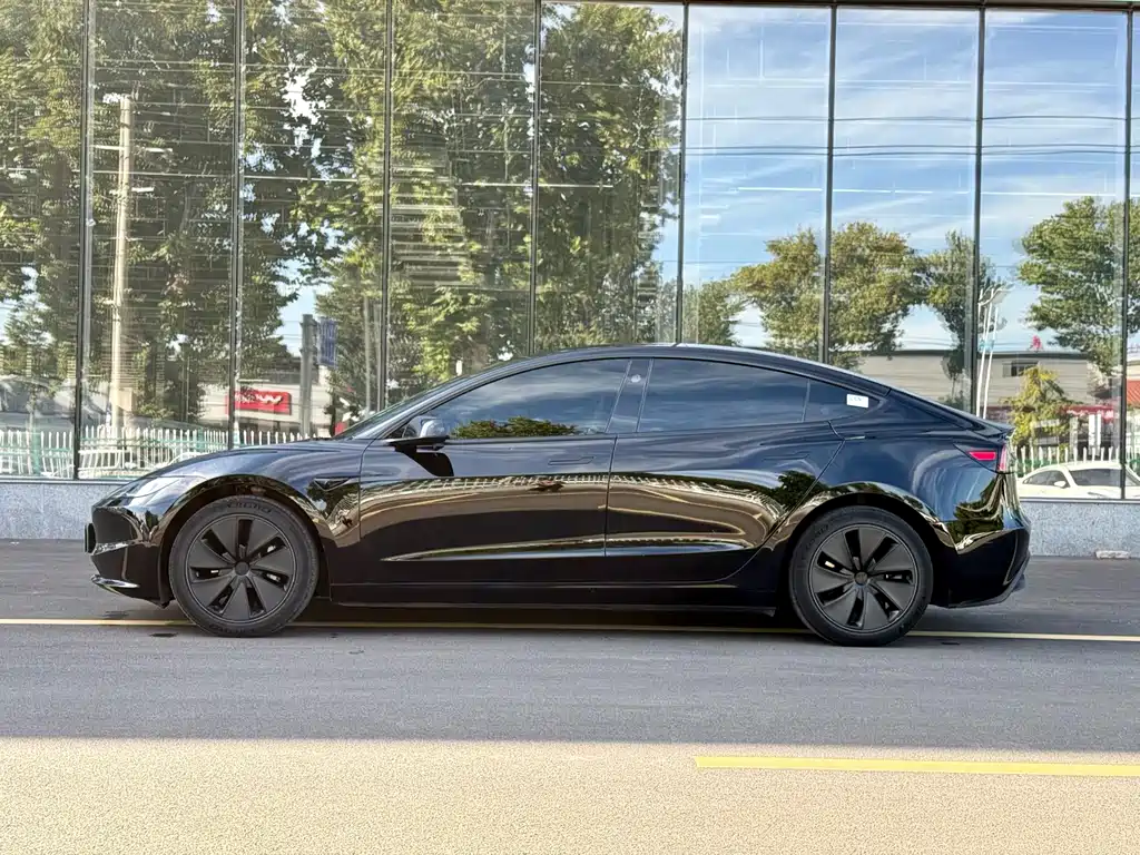 Model 3 2023 rear-wheel drive version купить на сайте DeffCars