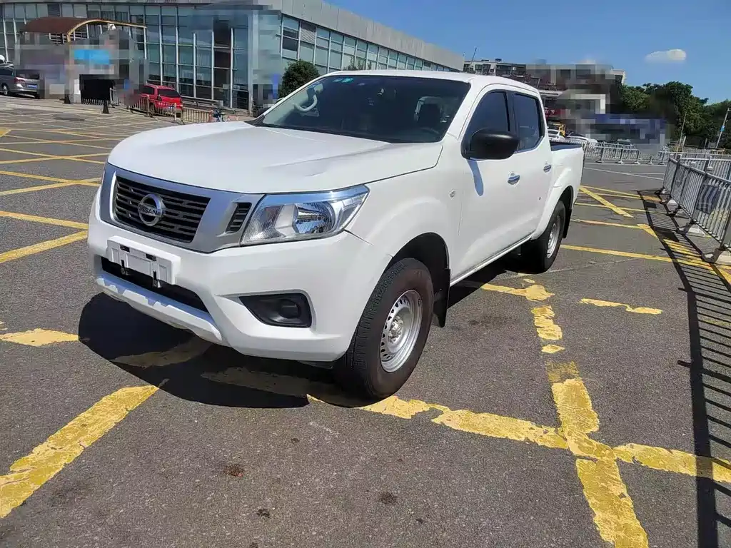 Navara 2022 2.5L manual two-wheel drive premium model QR25 купить на сайте DeffCars
