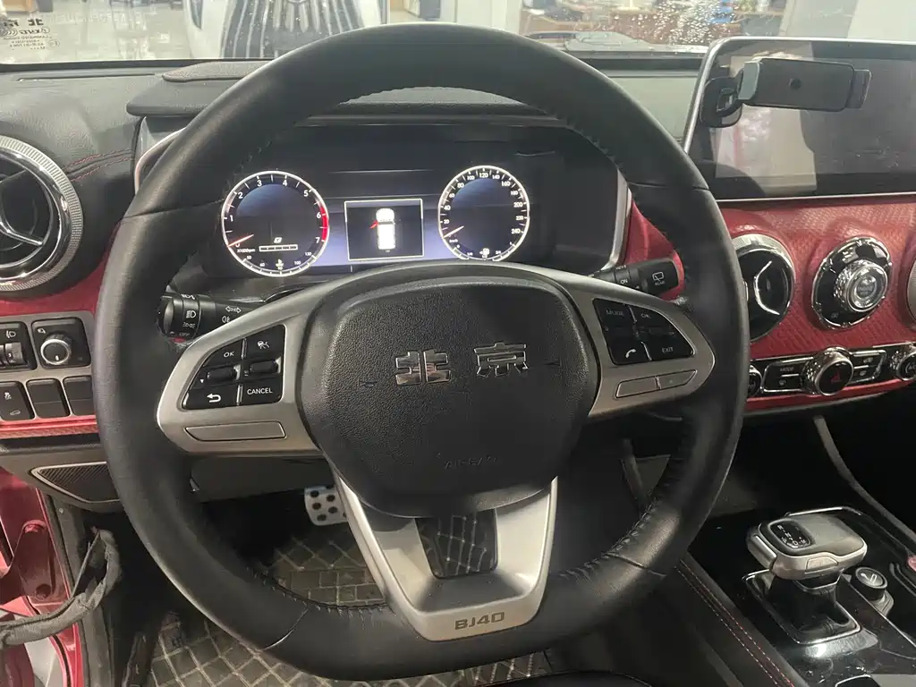 Beijing off-road BJ40 2020 2.0T automatic two-wheel drive city hunter version knight type купить на сайте DeffCars