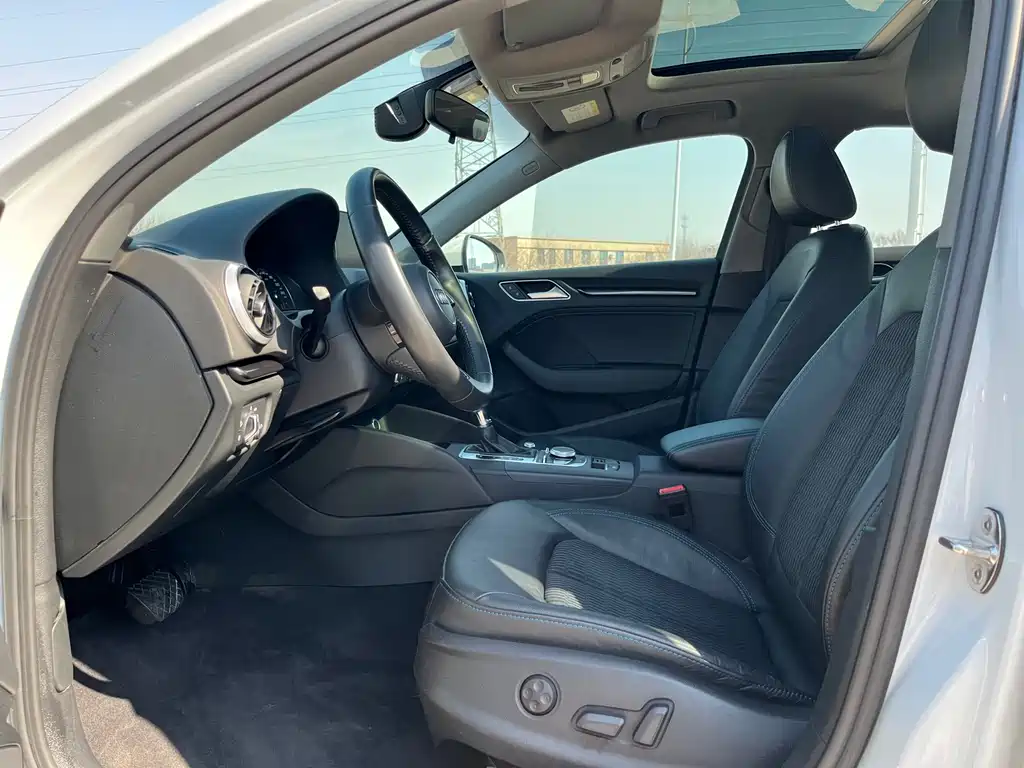 Audi A3 2019 Limousine 35 TFSI Fashion Type National V купить на сайте DeffCars