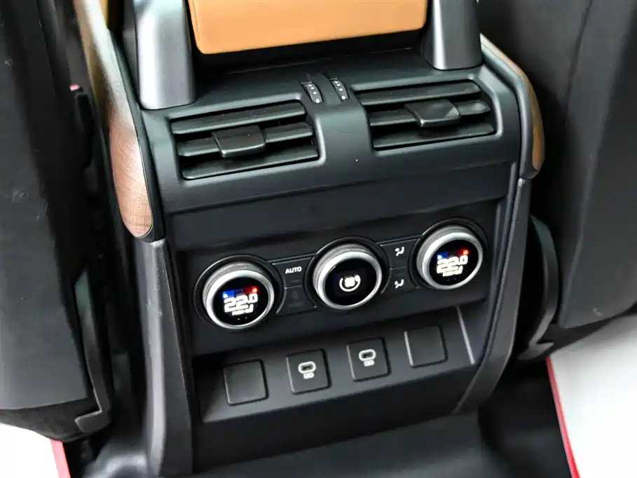 Land Rover Defender 2024 110 3.0T P400 X-DYNAMIC HSE купить на сайте DeffCars