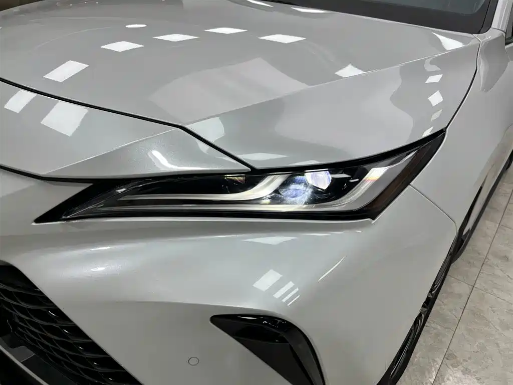Vesa 2022 2.0L CVT two-wheel drive premium version купить на сайте DeffCars