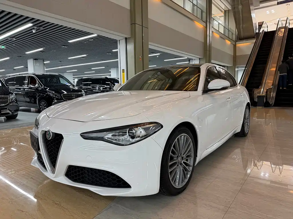 Giulia Juliet 2017 2.0T 280HP Luxury Edition купить на сайте DeffCars