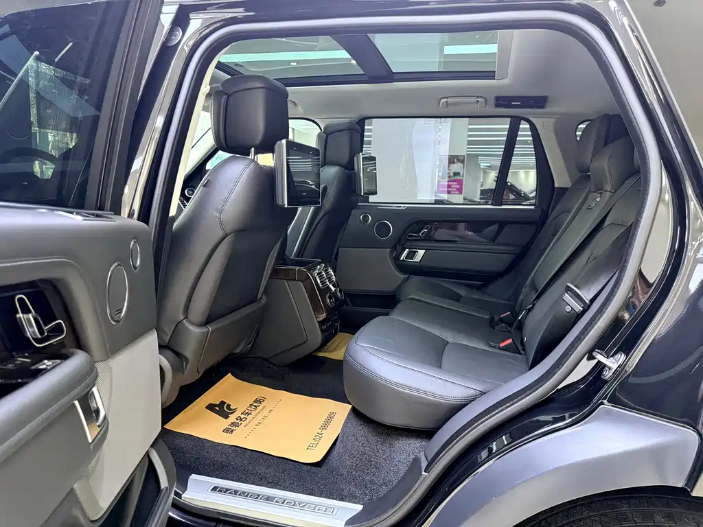 Range Rover 2022 3.0 L6 400PS Legendary Extended Classic Edition купить на сайте DeffCars