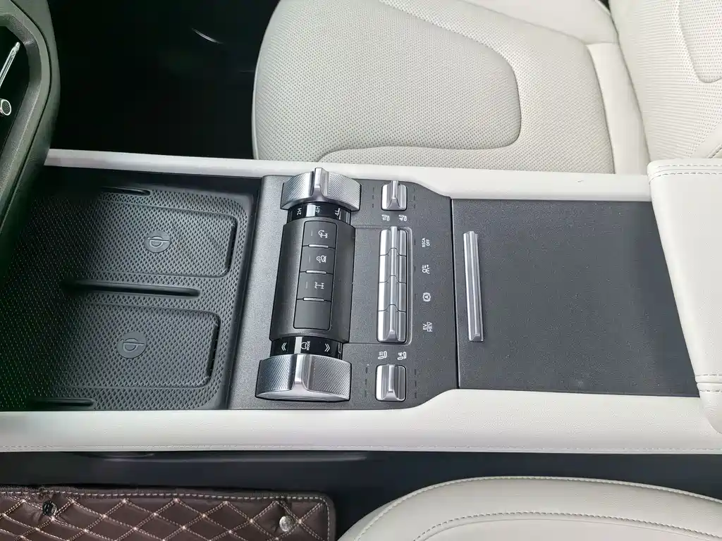 Tank 300 New Energy 2025 Hi4-T 37.1kWh купить на сайте DeffCars