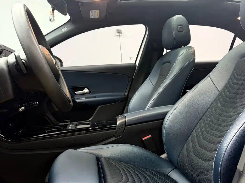 Mercedes-Benz A-Class 2022 A 180 L купить на сайте DeffCars