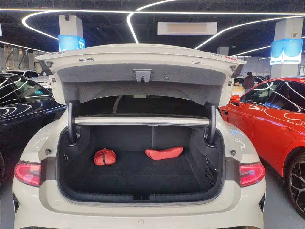 Xiaomi SU7 2024, four-wheel drive, ultra-long battery life, high-end smart driving Max version купить на сайте DeffCars