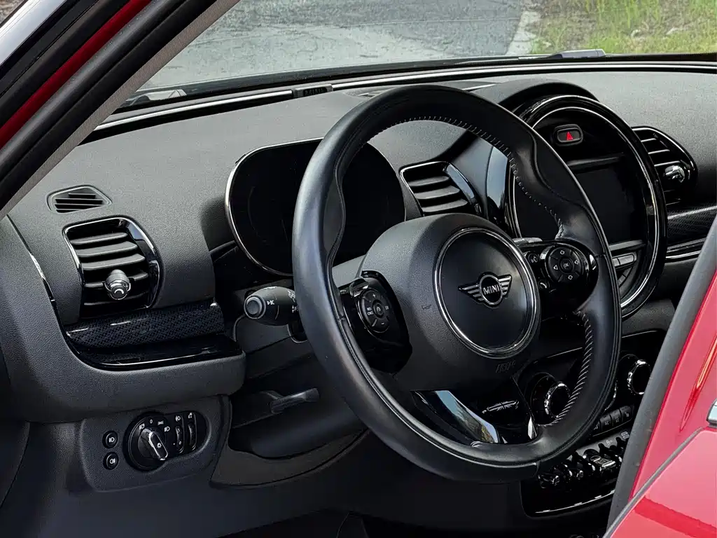 CLUBMAN 2021 1.5T COOPER Connoisseur купить на сайте DeffCars