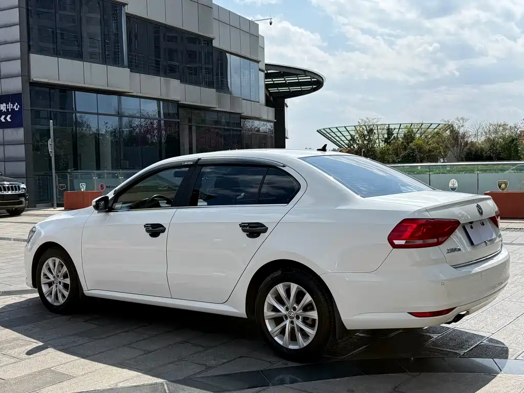 Lavida 2017 230TSI DSG Comfort Edition купить на сайте DeffCars