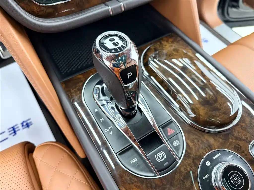 Bentayga 2016 6.0T Standard Edition купить на сайте DeffCars