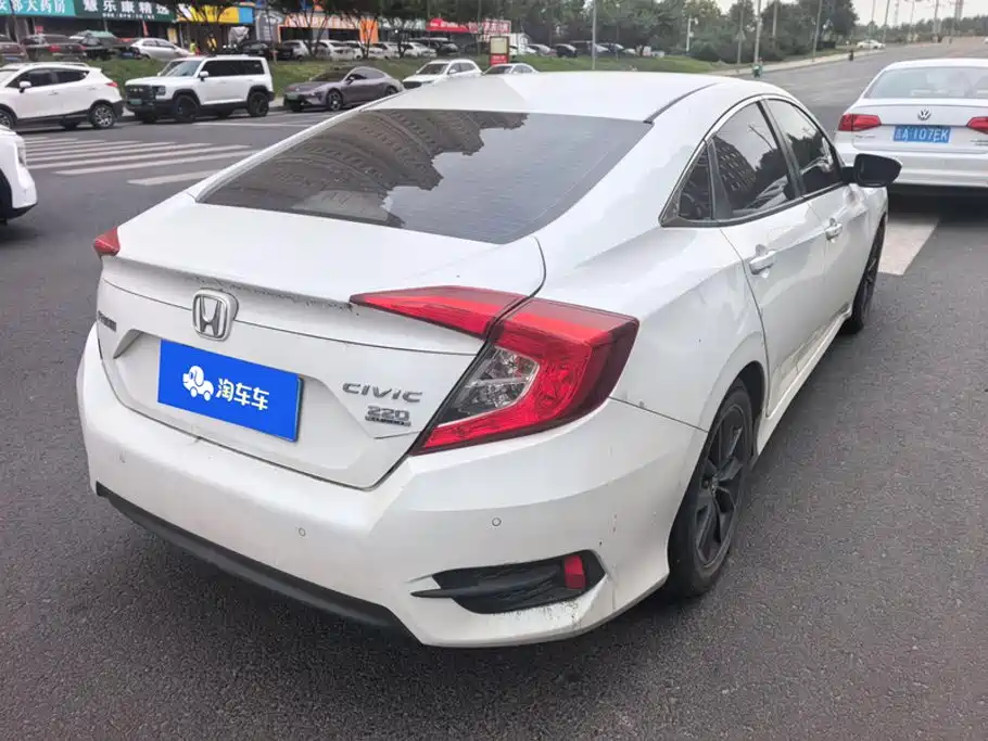 Civic 2019 220TURBO CVT Dynamic Edition National VI купить на сайте DeffCars