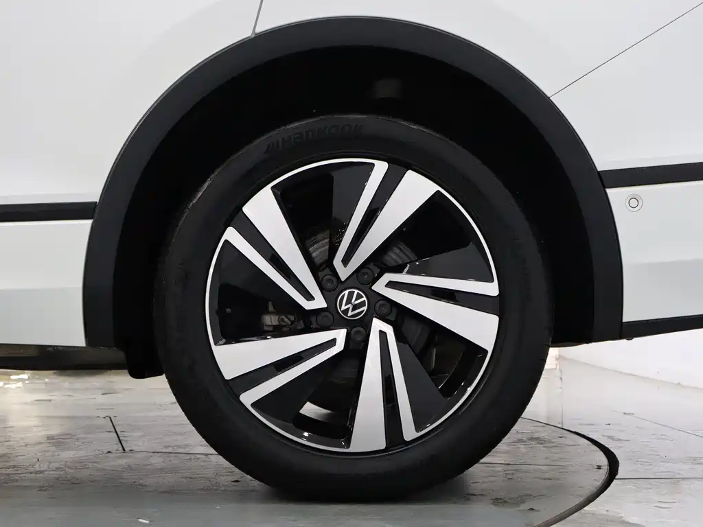 Tiguan X 2023 facelift 330TSI two-wheel drive flagship version купить на сайте DeffCars