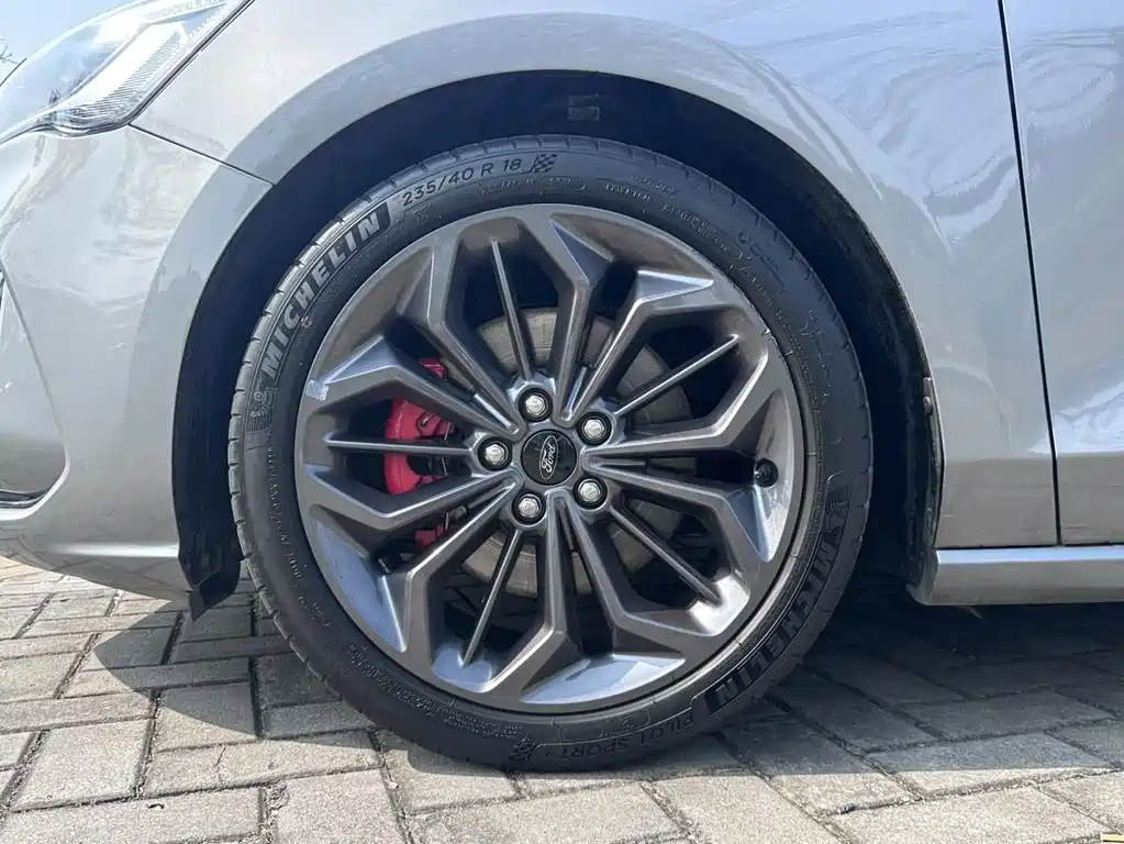 Focus 2022 Hatchback EcoBoost 180 Automatic ST Line купить на сайте DeffCars