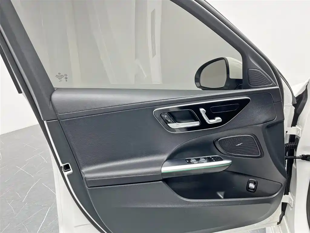Mercedes-Benz C-Class 2023 facelift C 260 L sports version купить на сайте DeffCars
