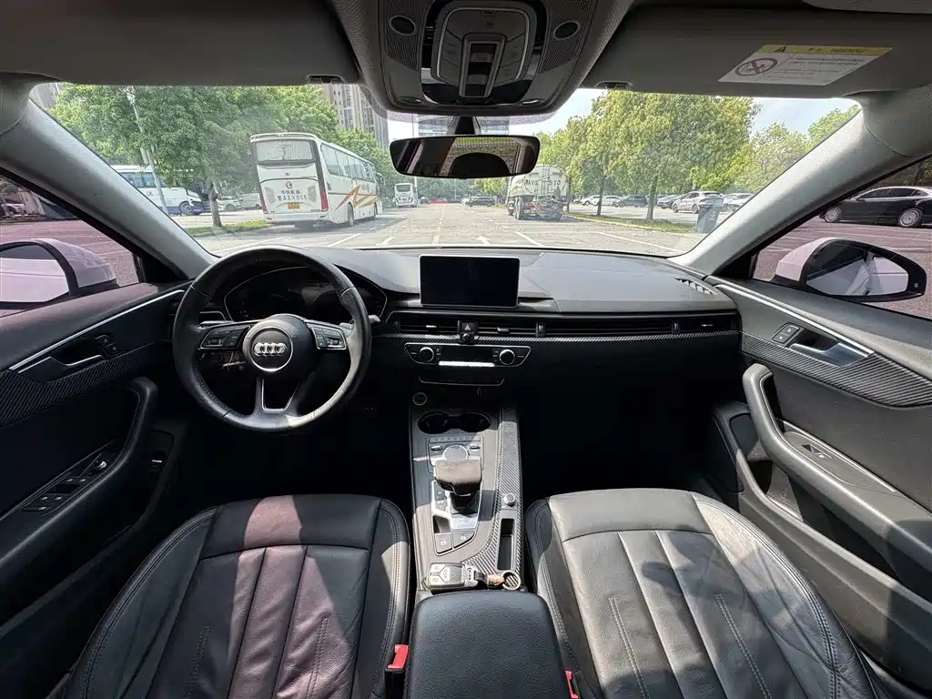 Audi A4L 2018 30th Anniversary Model 40 TFSI Fashion Model купить на сайте DeffCars