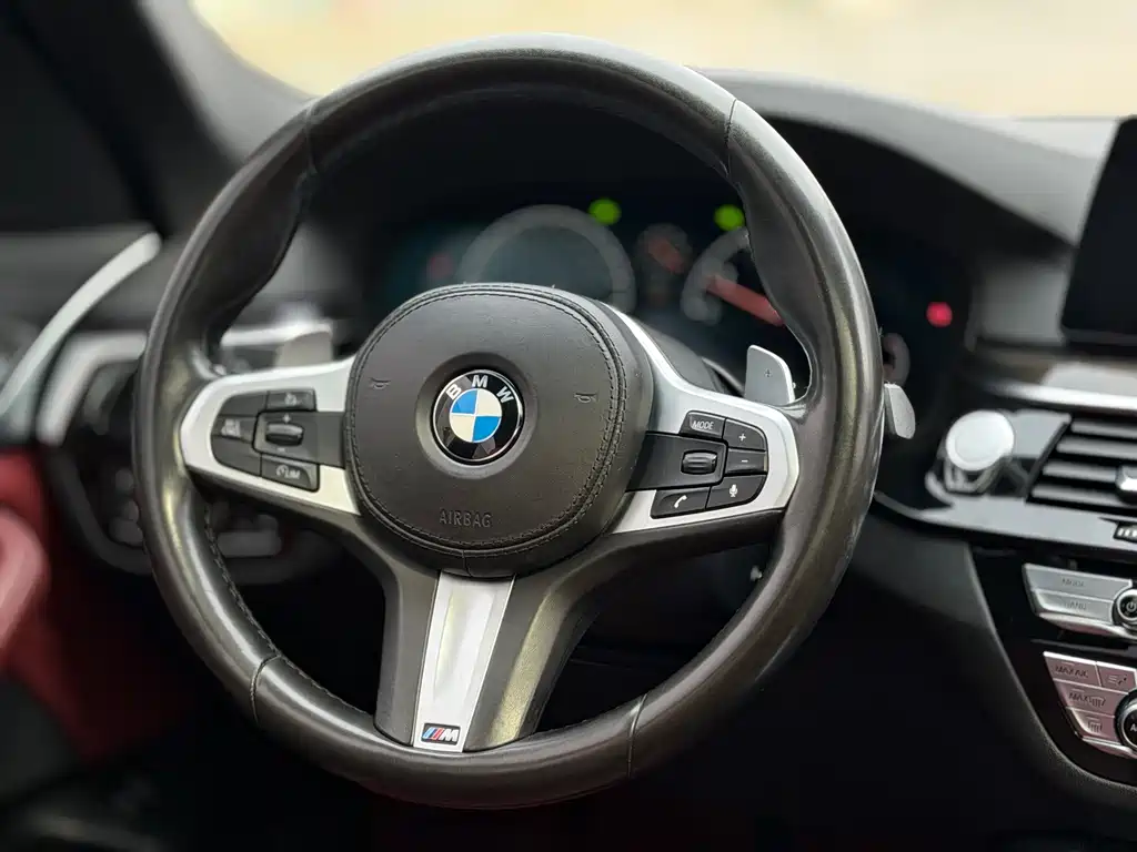 BMW 5 Series 2019 530Li Leading M Sports Package купить на сайте DeffCars