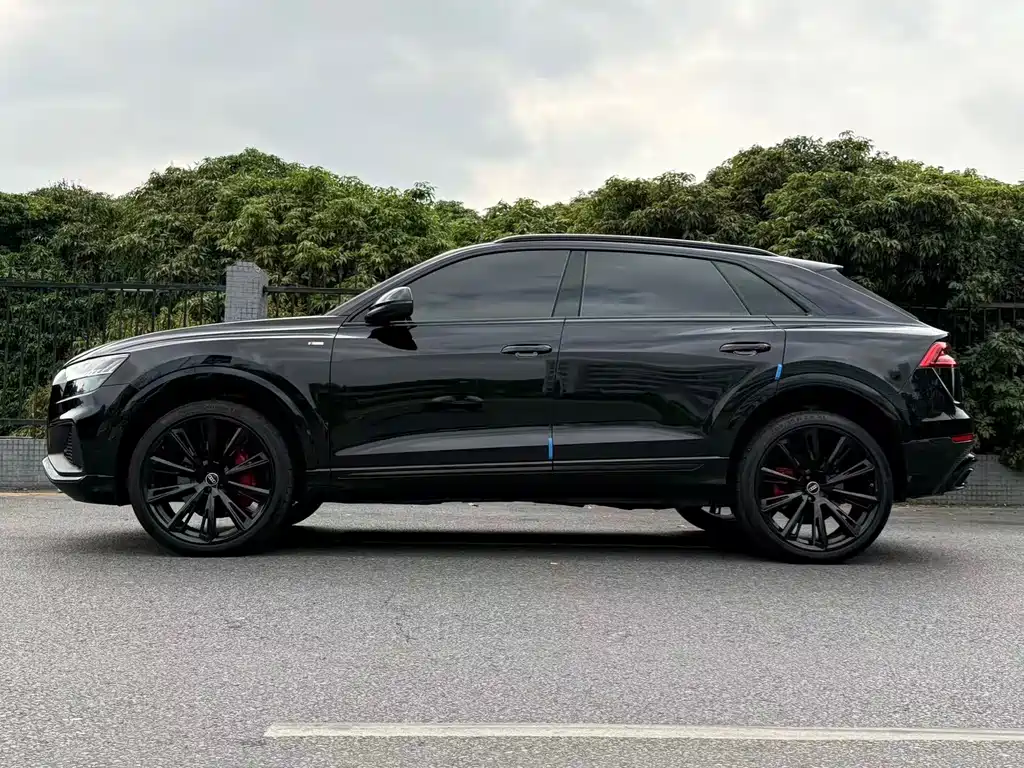 Audi Q8 2021 55 TFSI Dark Knight Limited Edition купить на сайте DeffCars