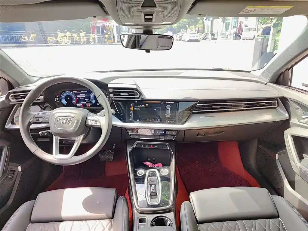 Audi A3 2025 Sportback 35TFSI Flying Spur Exclusive Model купить на сайте DeffCars