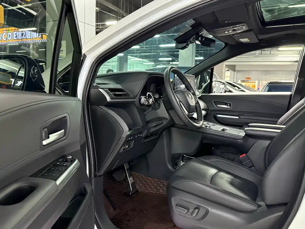 SIENNA 2024 2.5L hybrid four-wheel drive premium version купить на сайте DeffCars