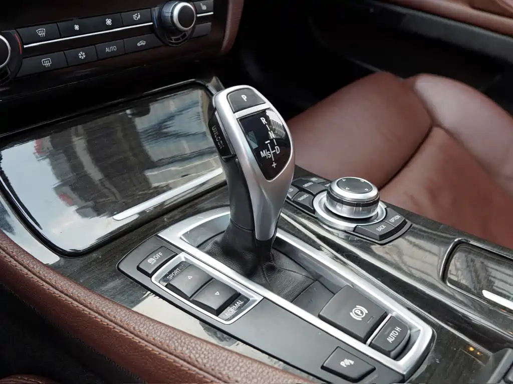 BMW 5 Series 2011 535Li Luxury купить на сайте DeffCars