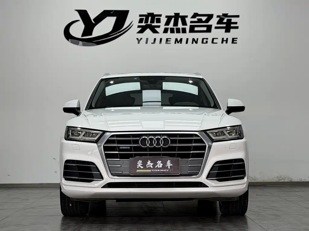 Audi Q5L 2018 40 TFSI enjoys fashionable style, National VI купить на сайте DeffCars