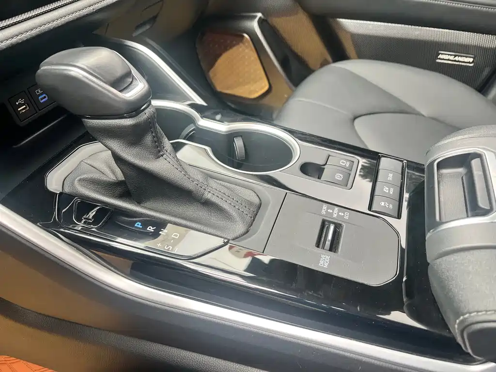 Highlander 2022 dual engine 2.5L four-wheel drive premium version 7 seats купить на сайте DeffCars