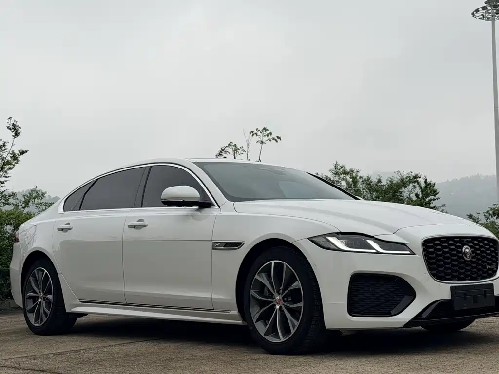 Jaguar XFL 2022 XFL 2.0T P250 two-wheel drive elite sports version купить на сайте DeffCars